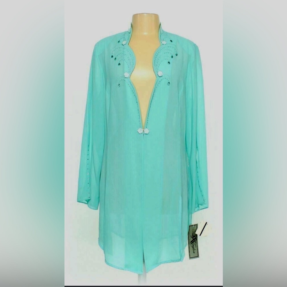 Tally Taylor Light Blue Blouse zise 22W Sherlock 100% polyester Linning